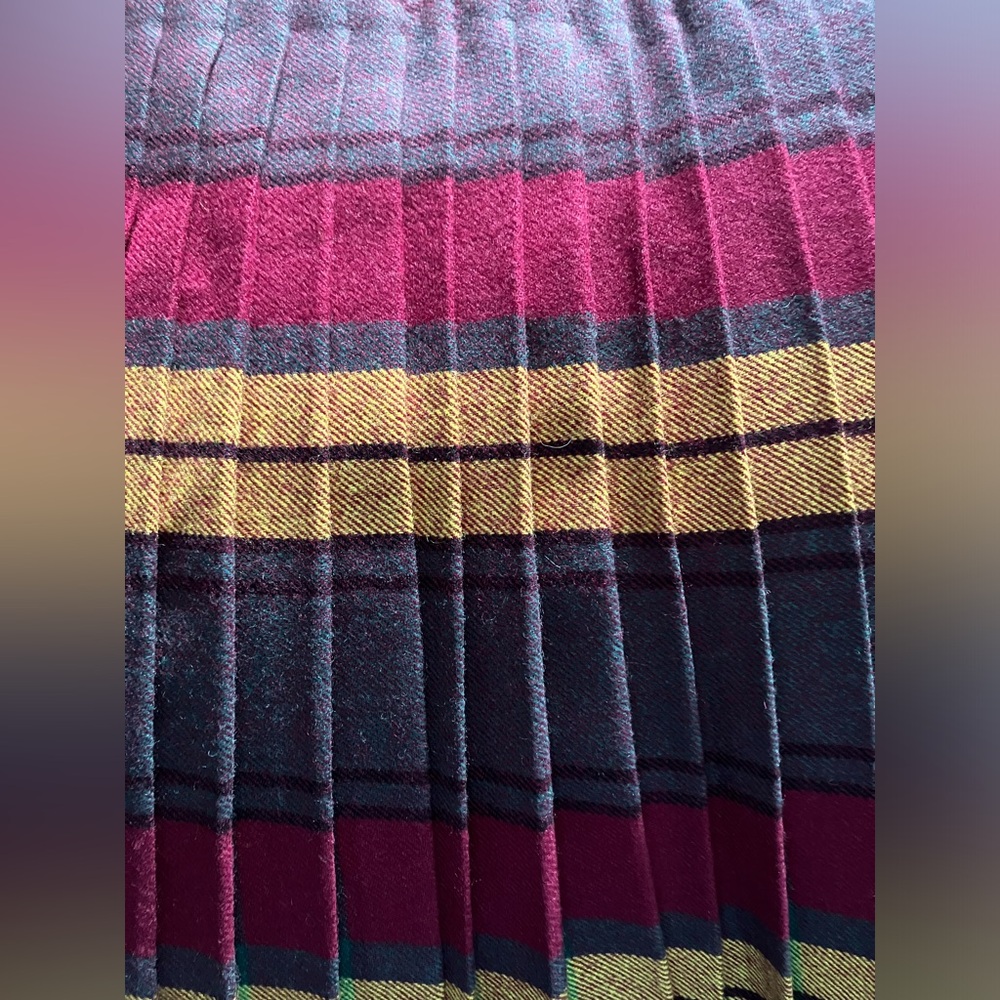 Gorgeous Heavy Scottish Plaid Kilt - Picture 5 of 11